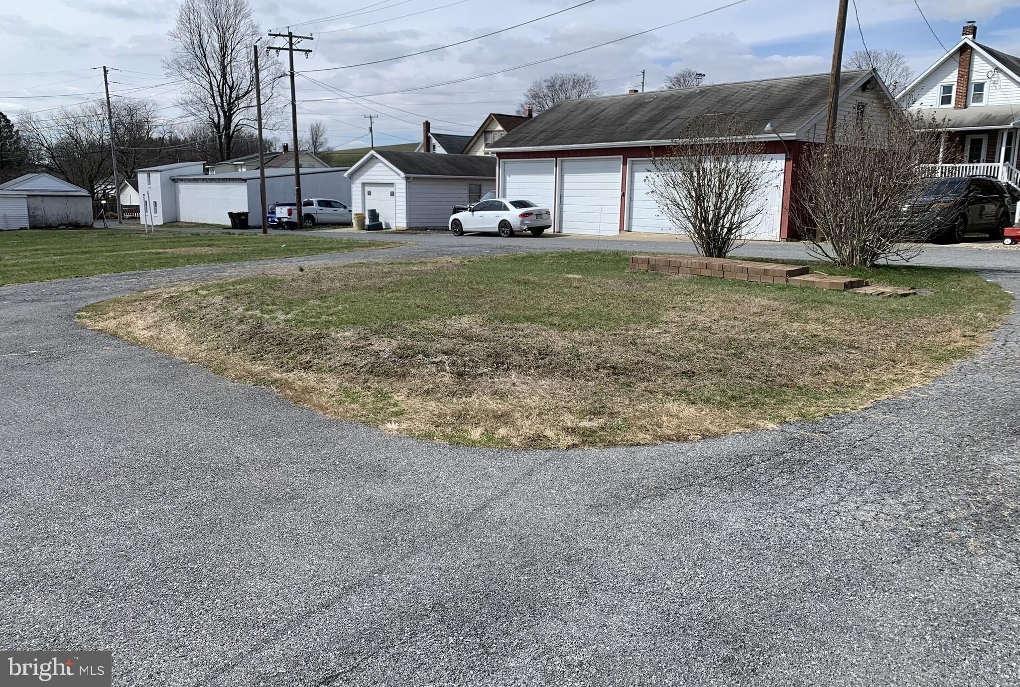 EDENBURG MANOR - Residential