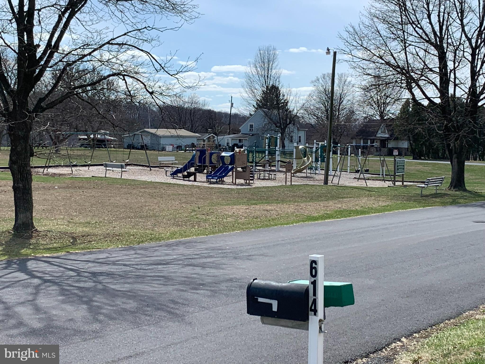 EDENBURG MANOR - Residential