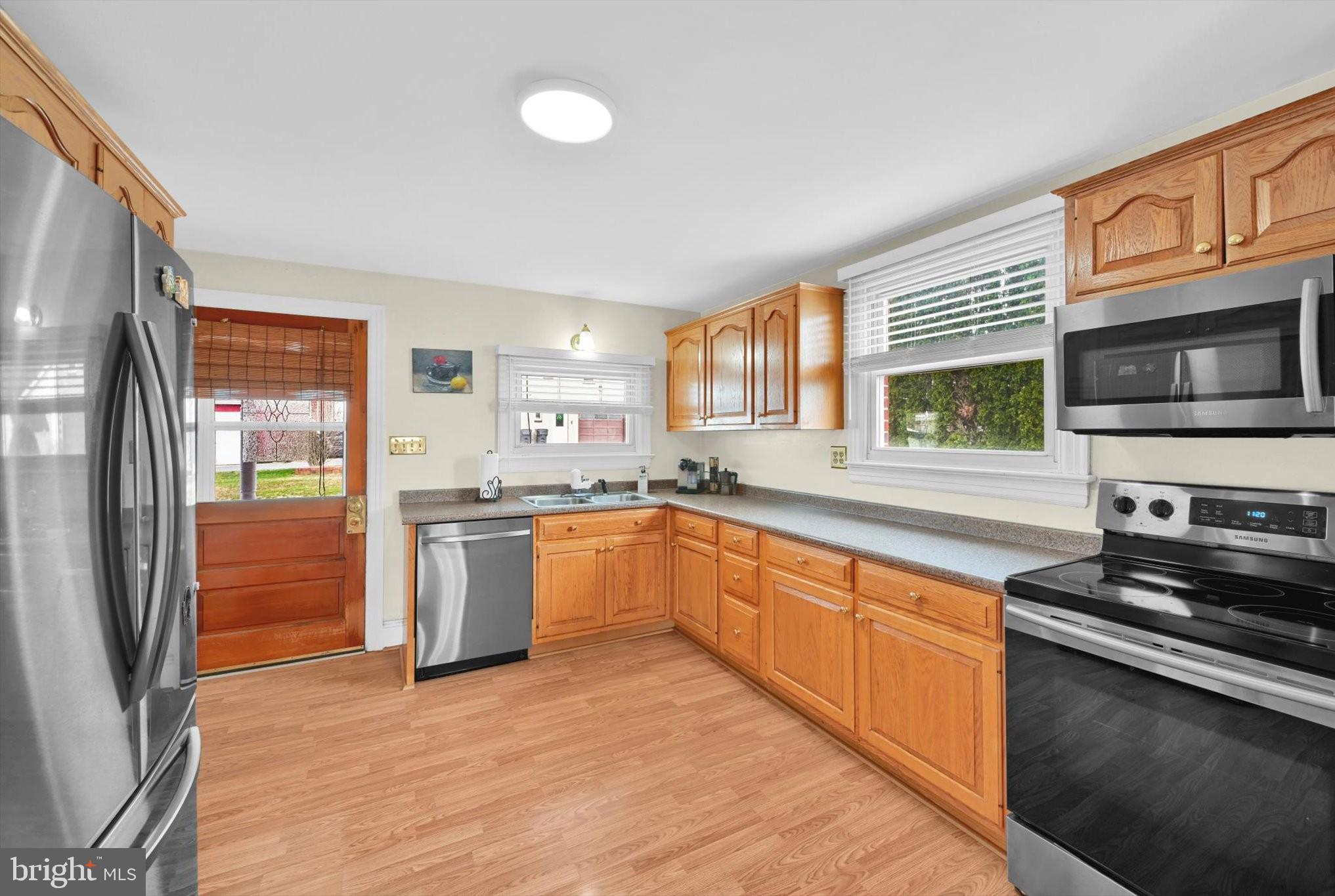 EDENBURG MANOR - Residential