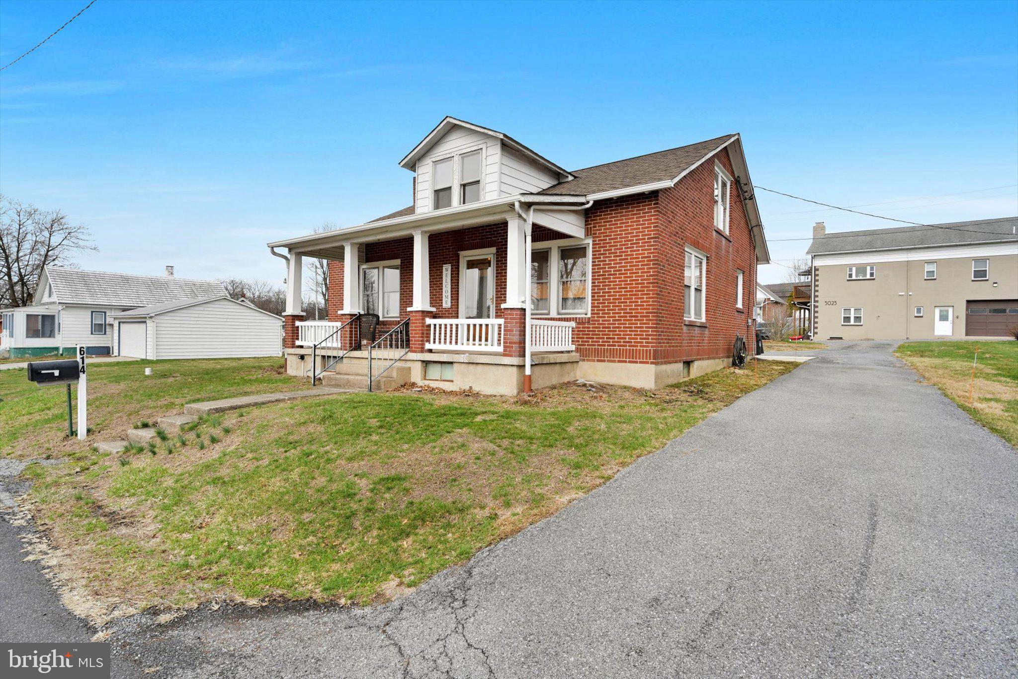 EDENBURG MANOR - Residential