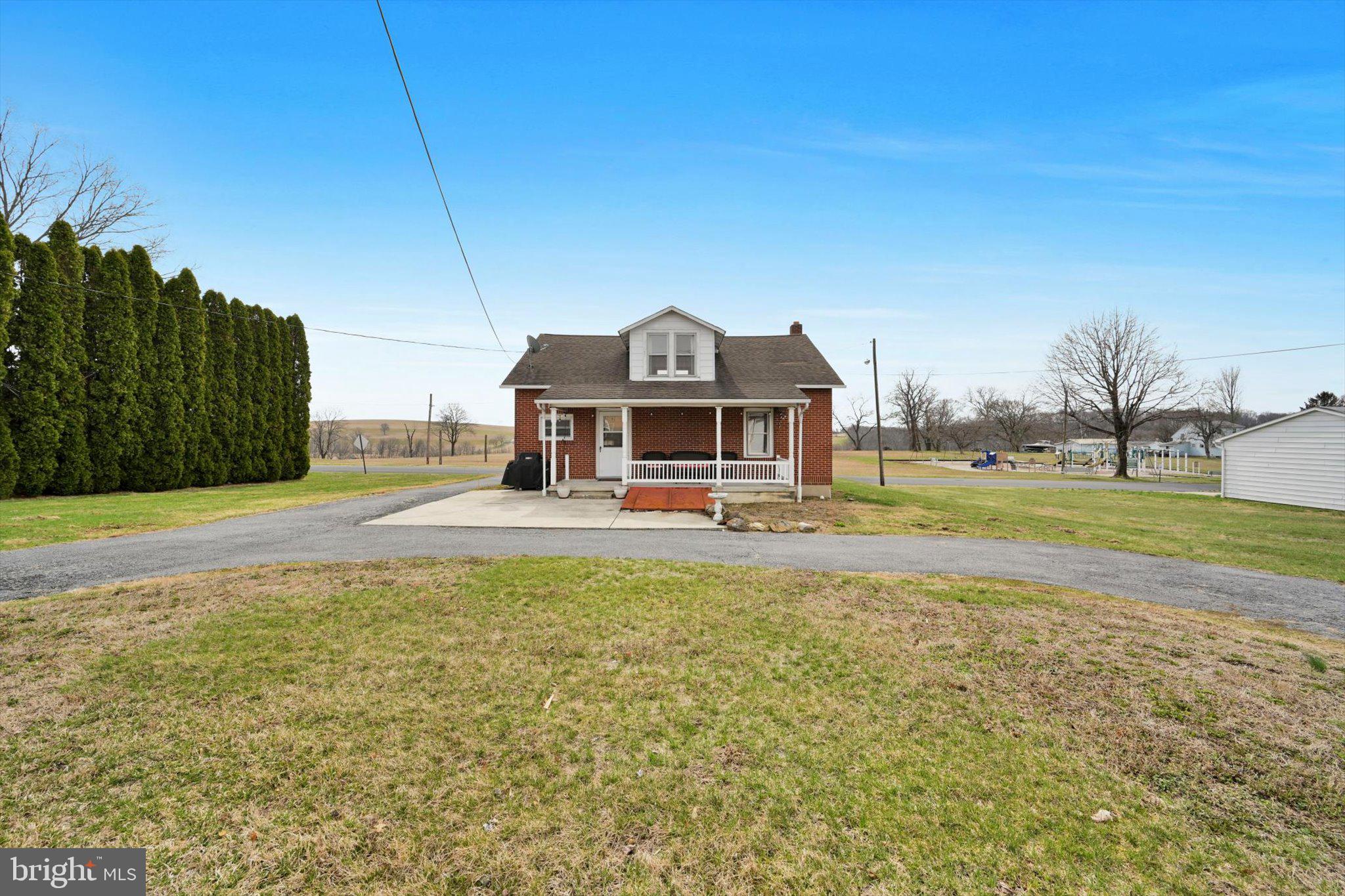 EDENBURG MANOR - Residential