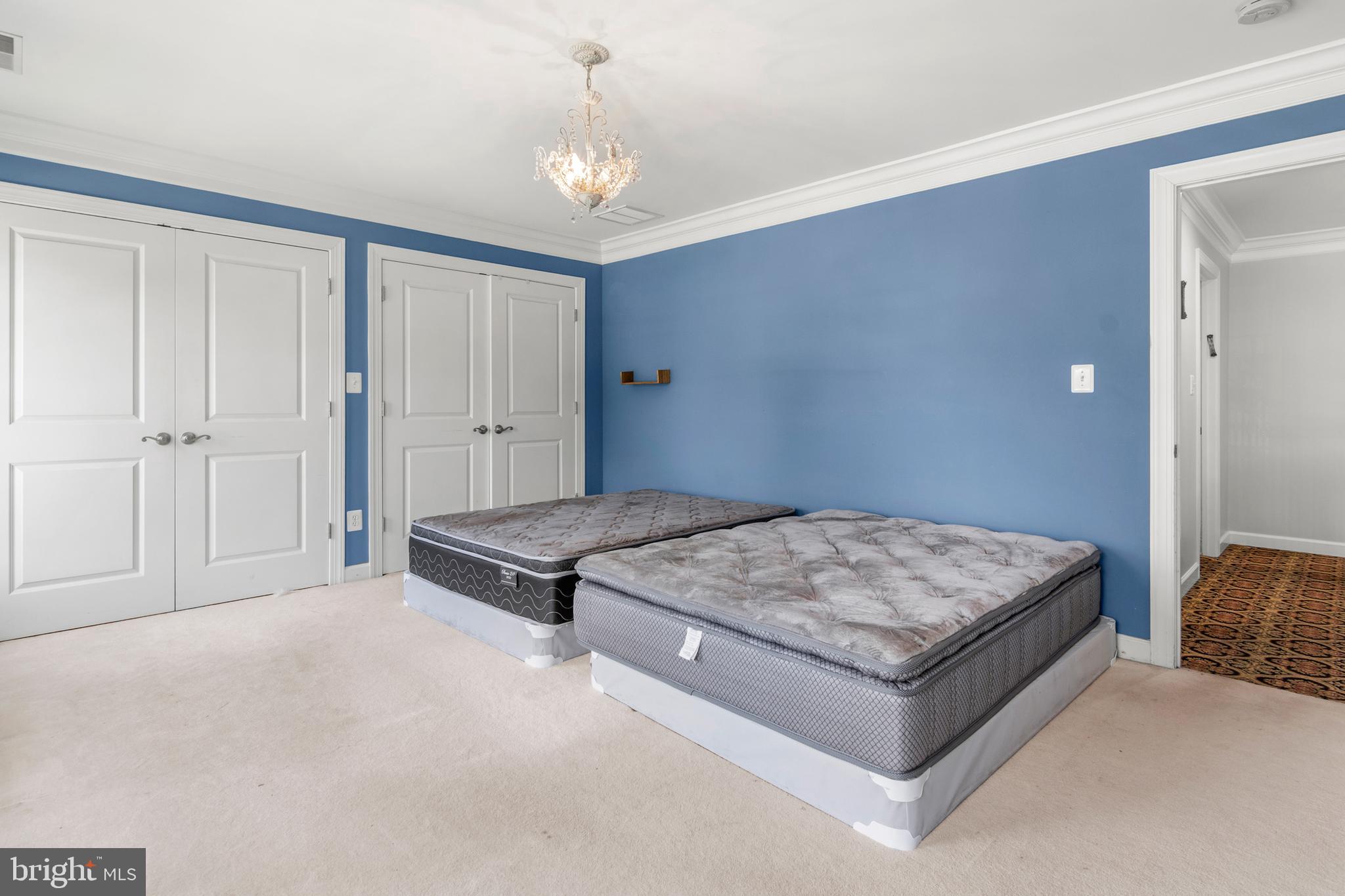 PIKESVILLE - Residential