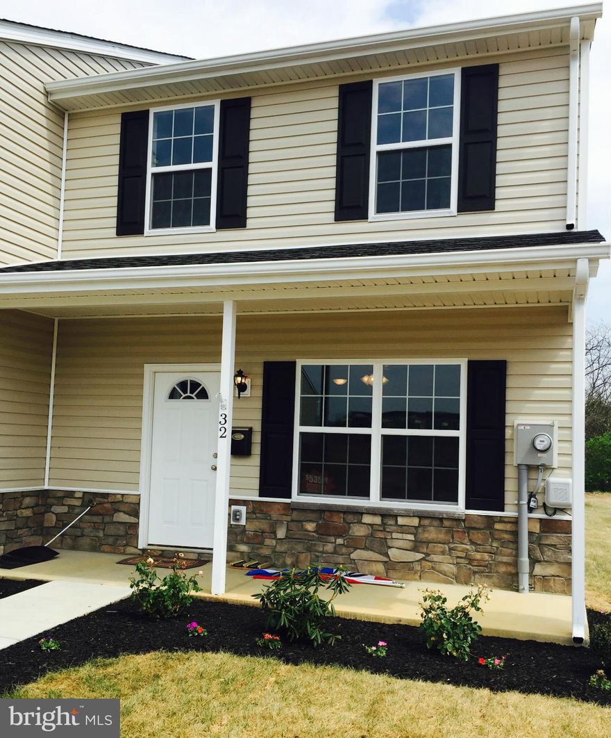 1ST FLOOR MASTER SUITE OFFERING SINGLE LEVEL LIVING! / TWO ADDITIONAL MASTER SUITES  UPSTAIRS FOR GUEST OR OTHER FAMILY MEMBERS. / PREMIUM LOT LOCATIONS BACKING TO TREES.  SEE FLOOR PLANS FOR NEW DETAIL. THIS LISTING IS ENTERED FOR COMP PURPOSES ONLY, NO COMMISSION PAID ON THIS SALE.