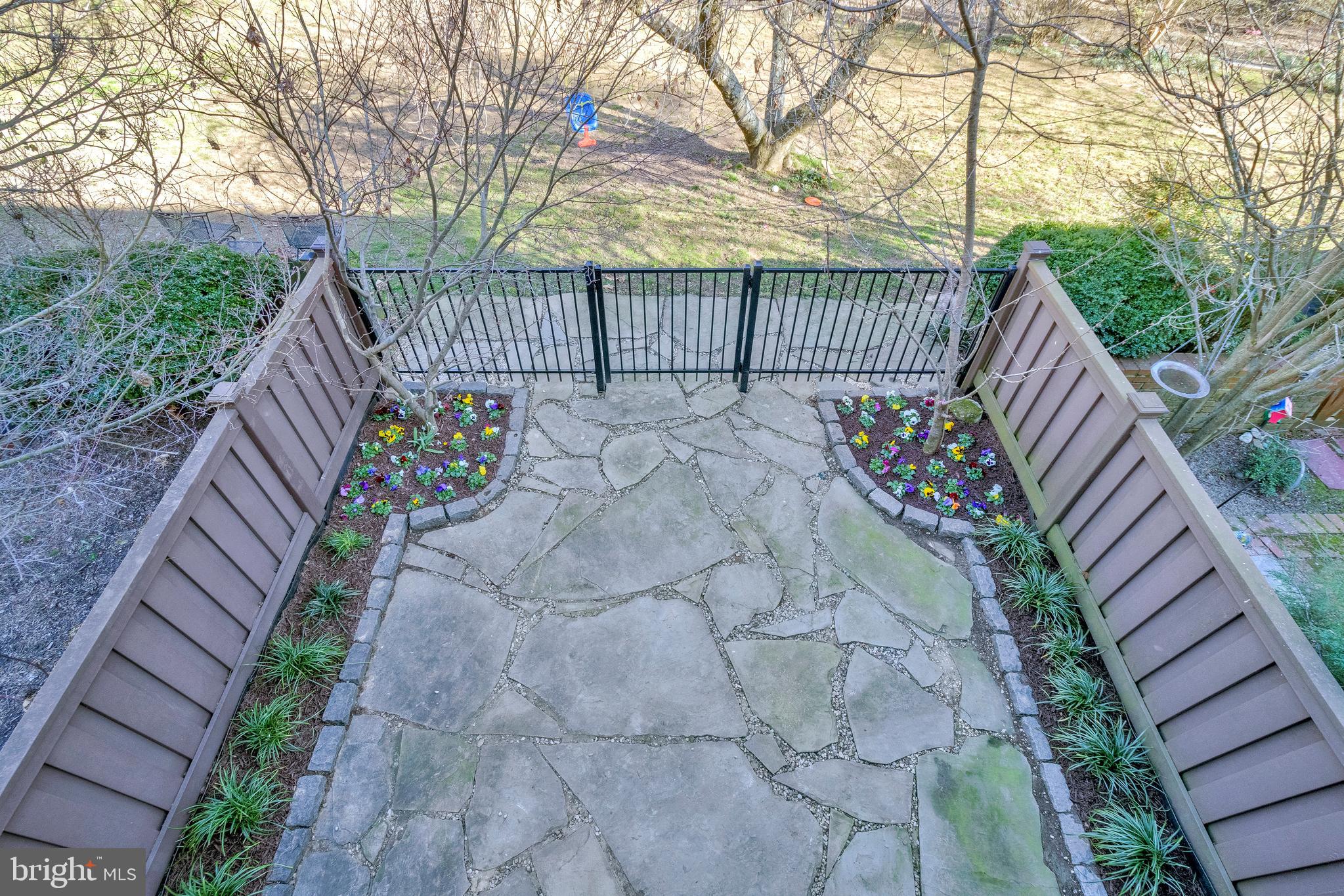 YATES GARDENS - Residential