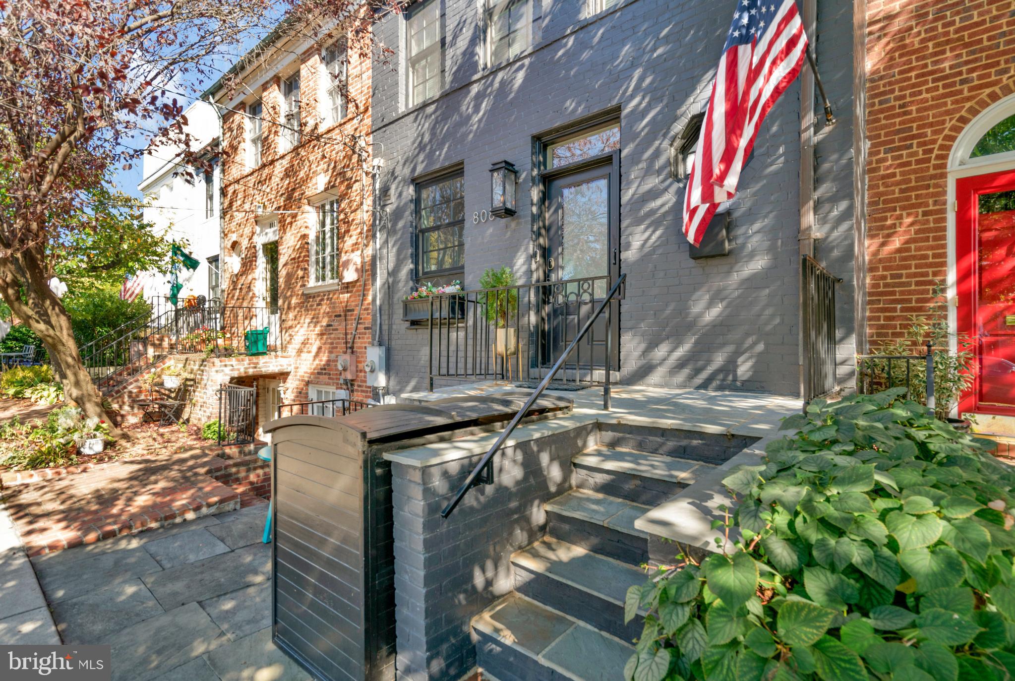 YATES GARDENS - Residential