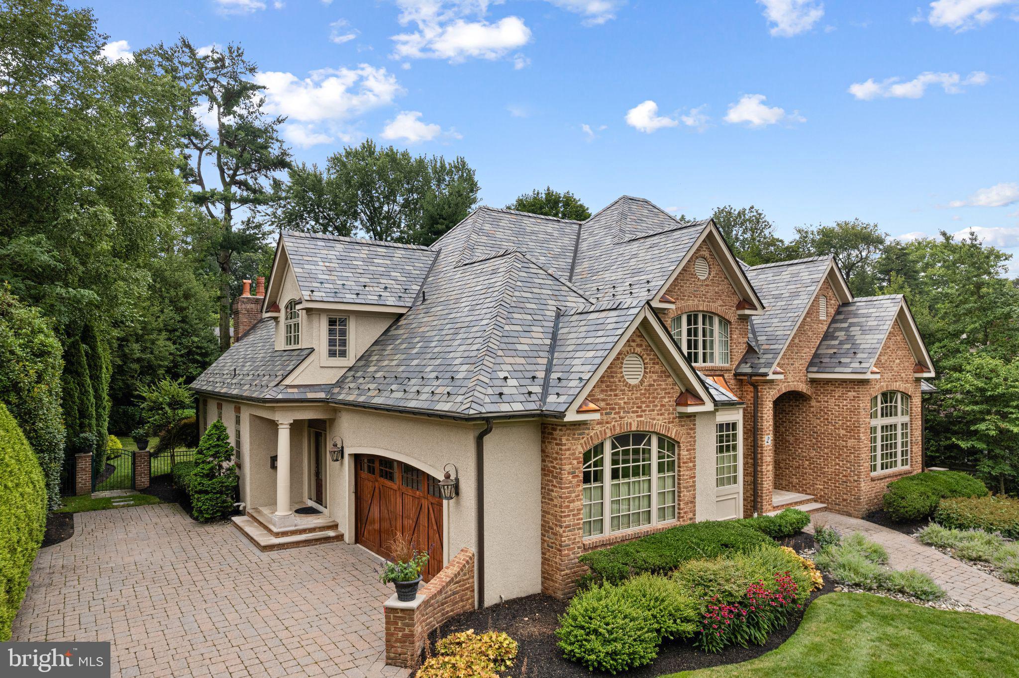 2 LOUCROFT AVENUE