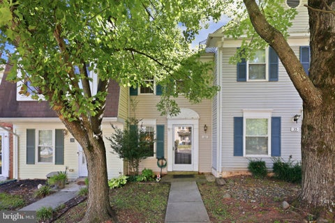 Photo of 33 Alden Court, STERLING, VA 20165 (MLS # VALO2138002)