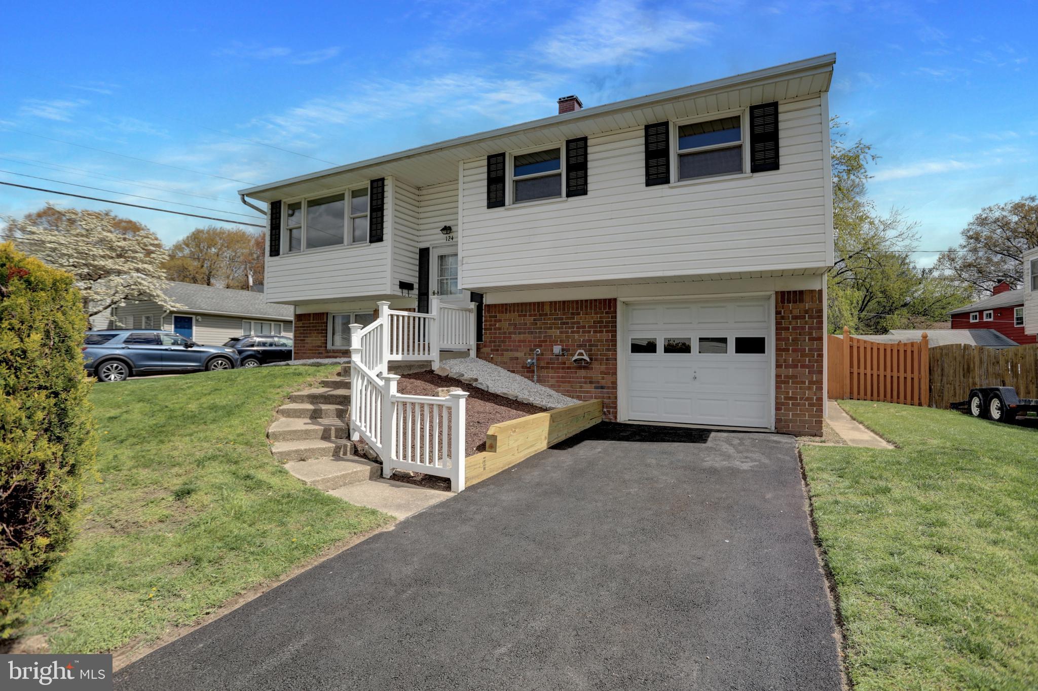 RIPPLING RIDGE - Residential