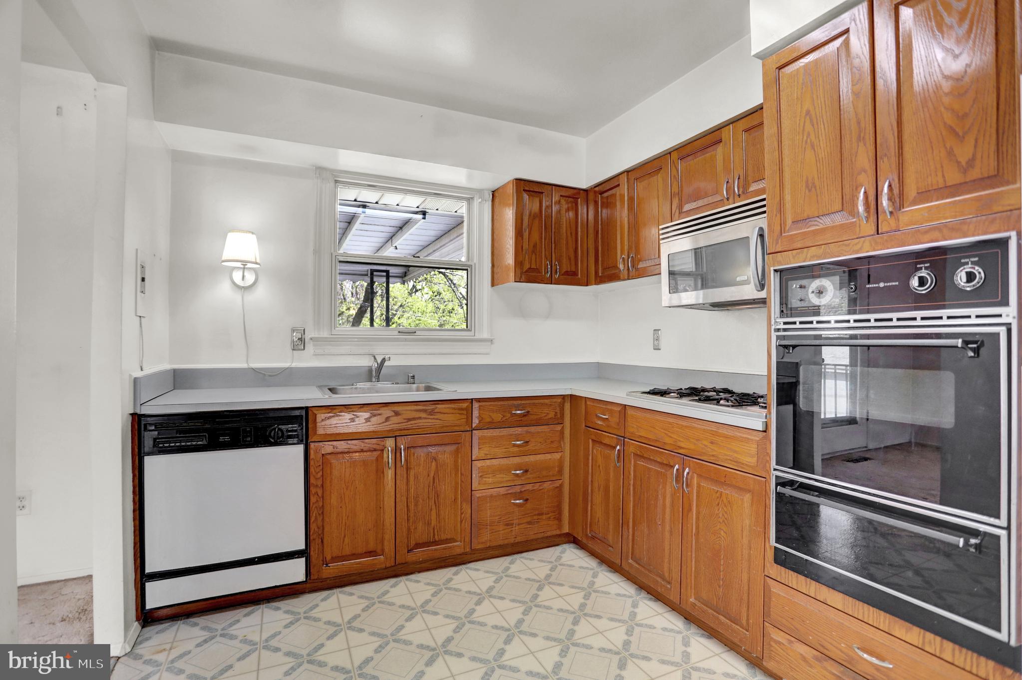 RIPPLING RIDGE - Residential