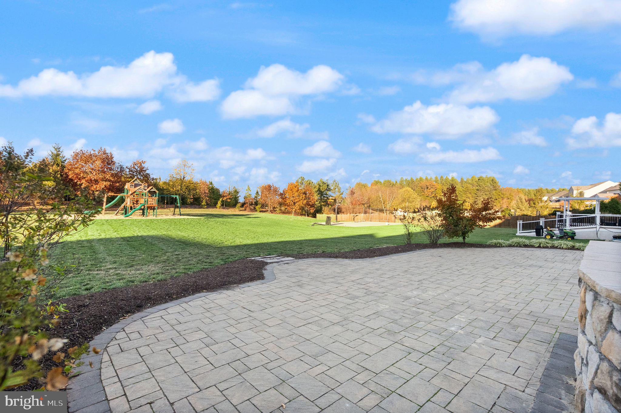 BRIARFIELD ESTATES - Residential