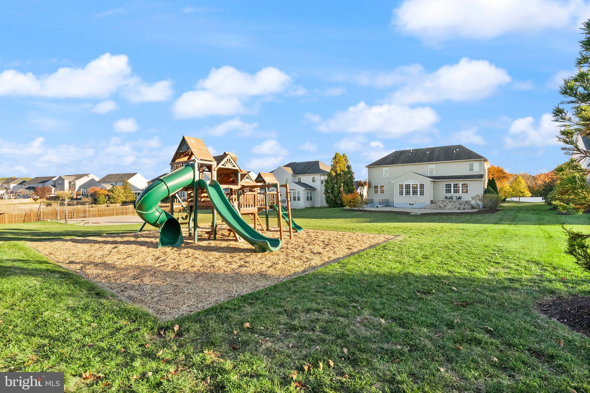 BRIARFIELD ESTATES - Residential