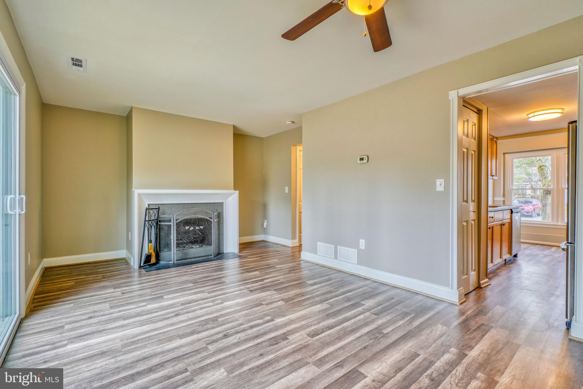 WHISPERING WOODS - Residential