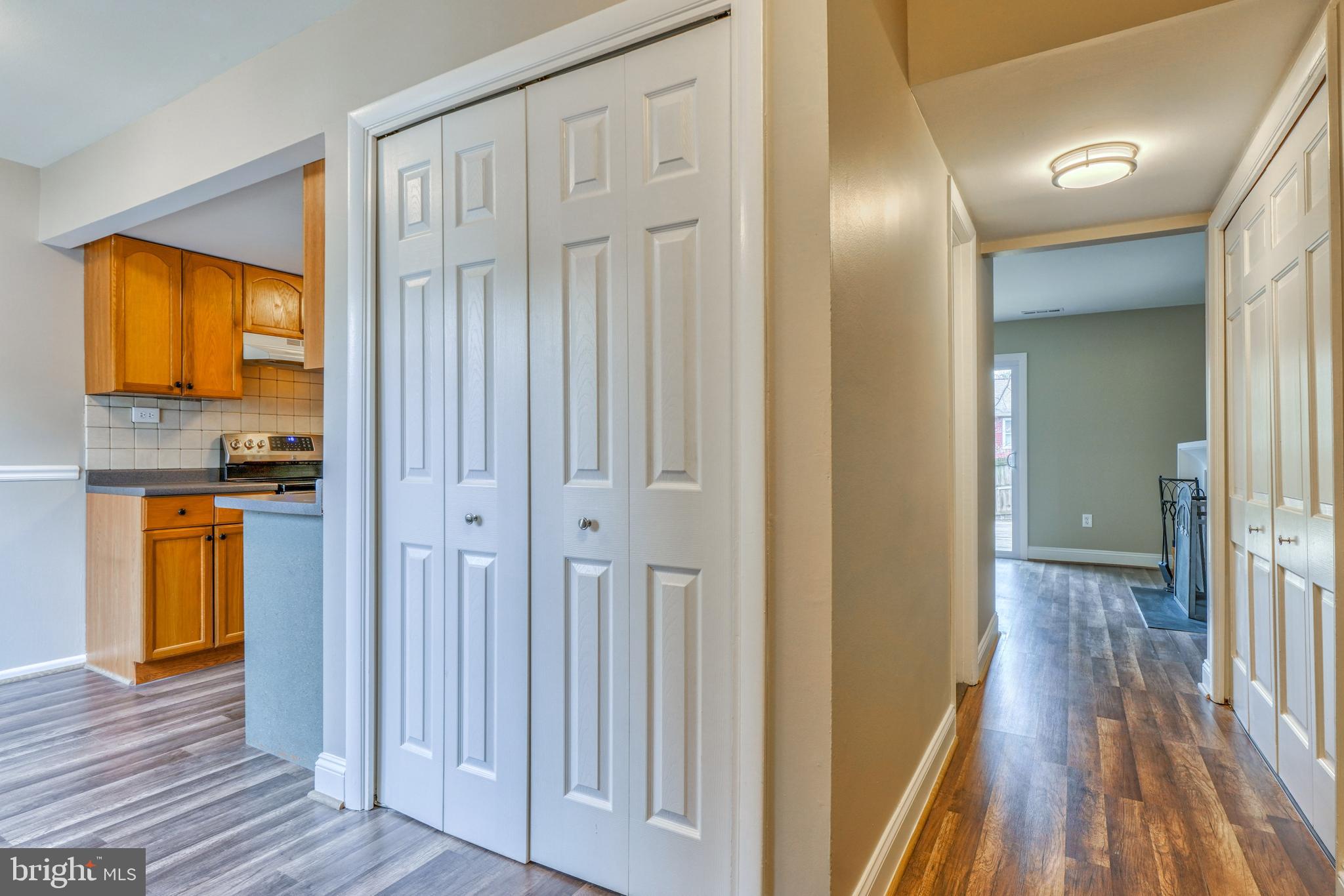 WHISPERING WOODS - Residential