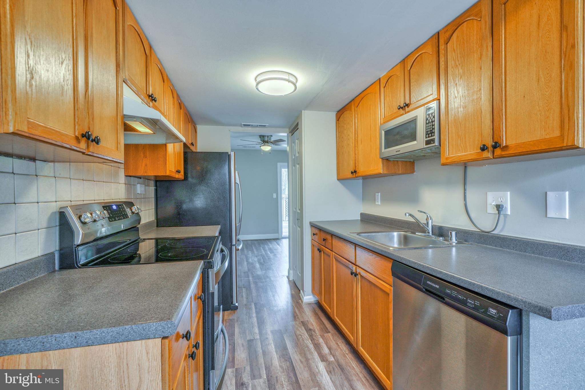 WHISPERING WOODS - Residential