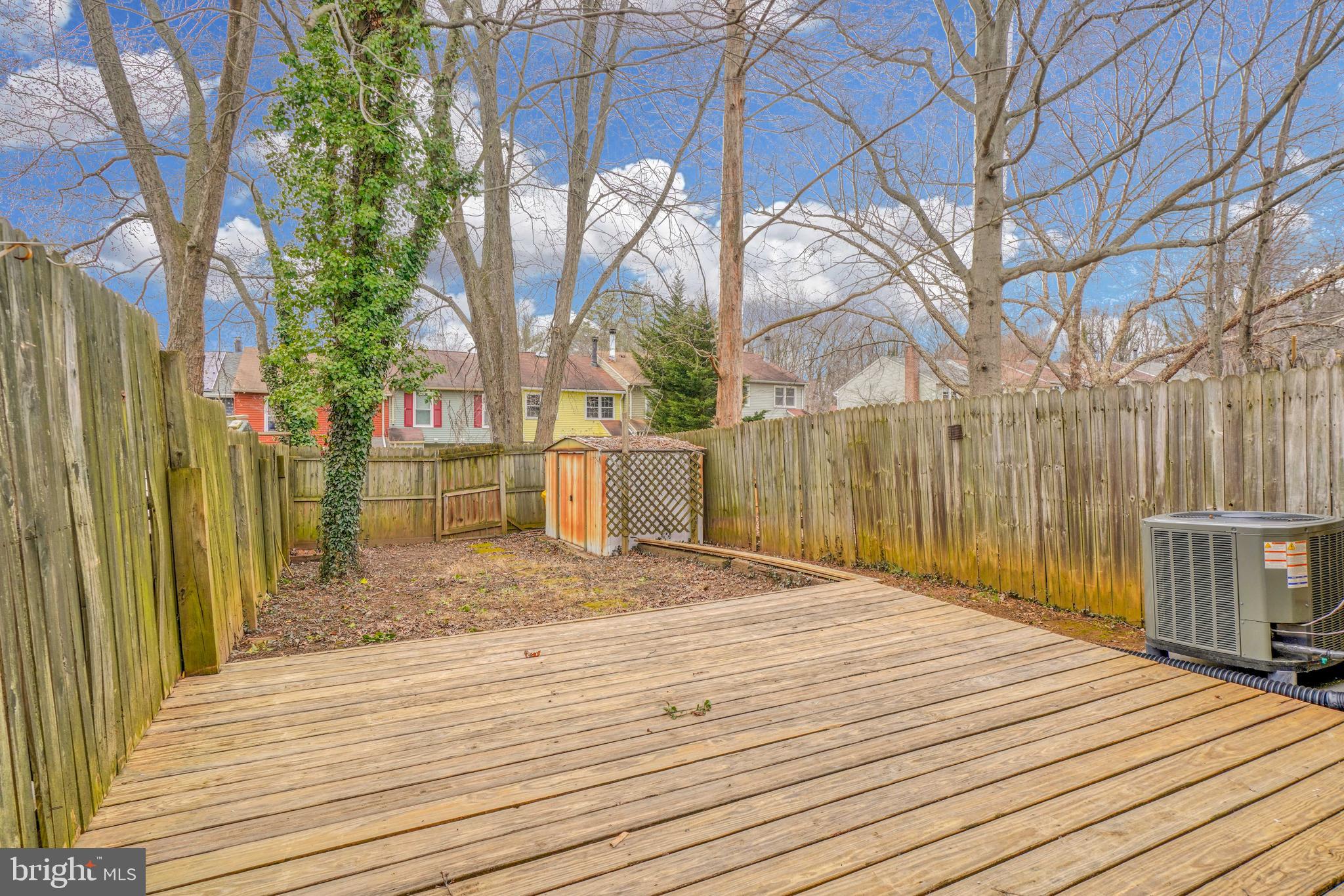 WHISPERING WOODS - Residential