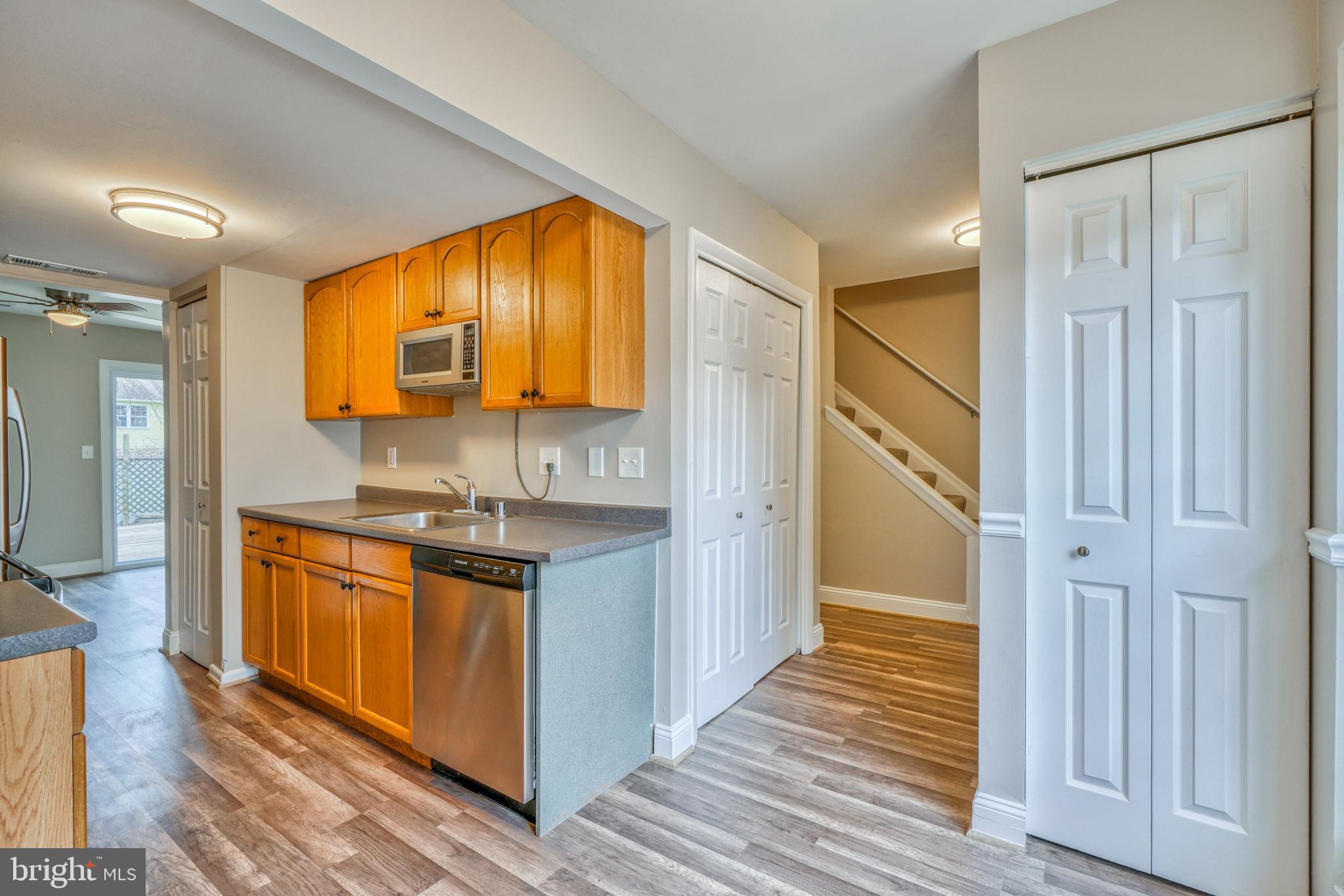 WHISPERING WOODS - Residential