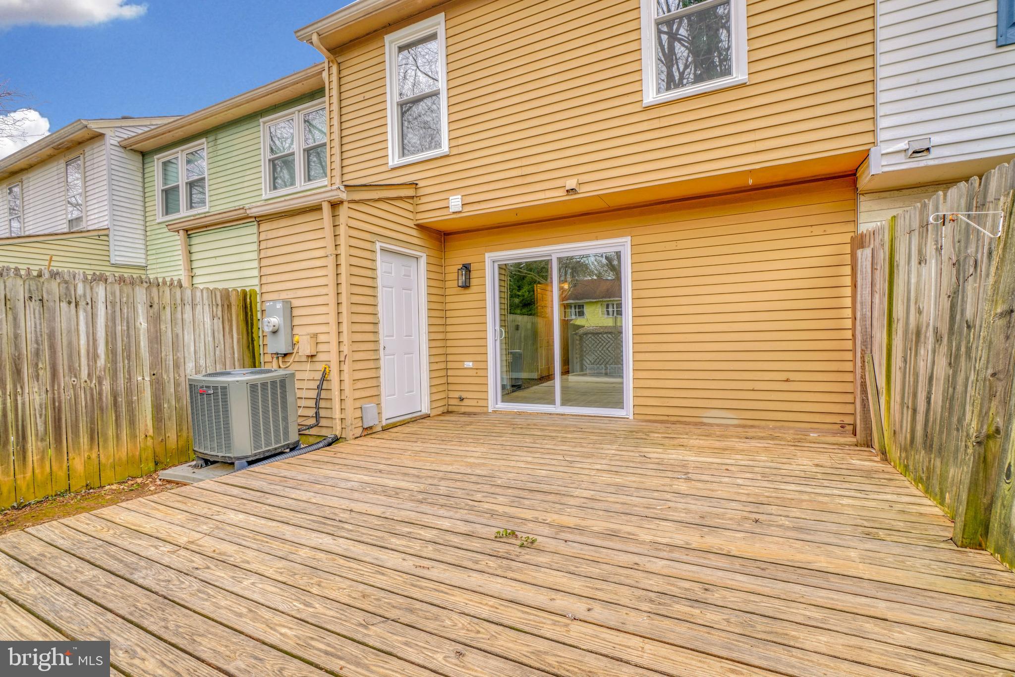 WHISPERING WOODS - Residential