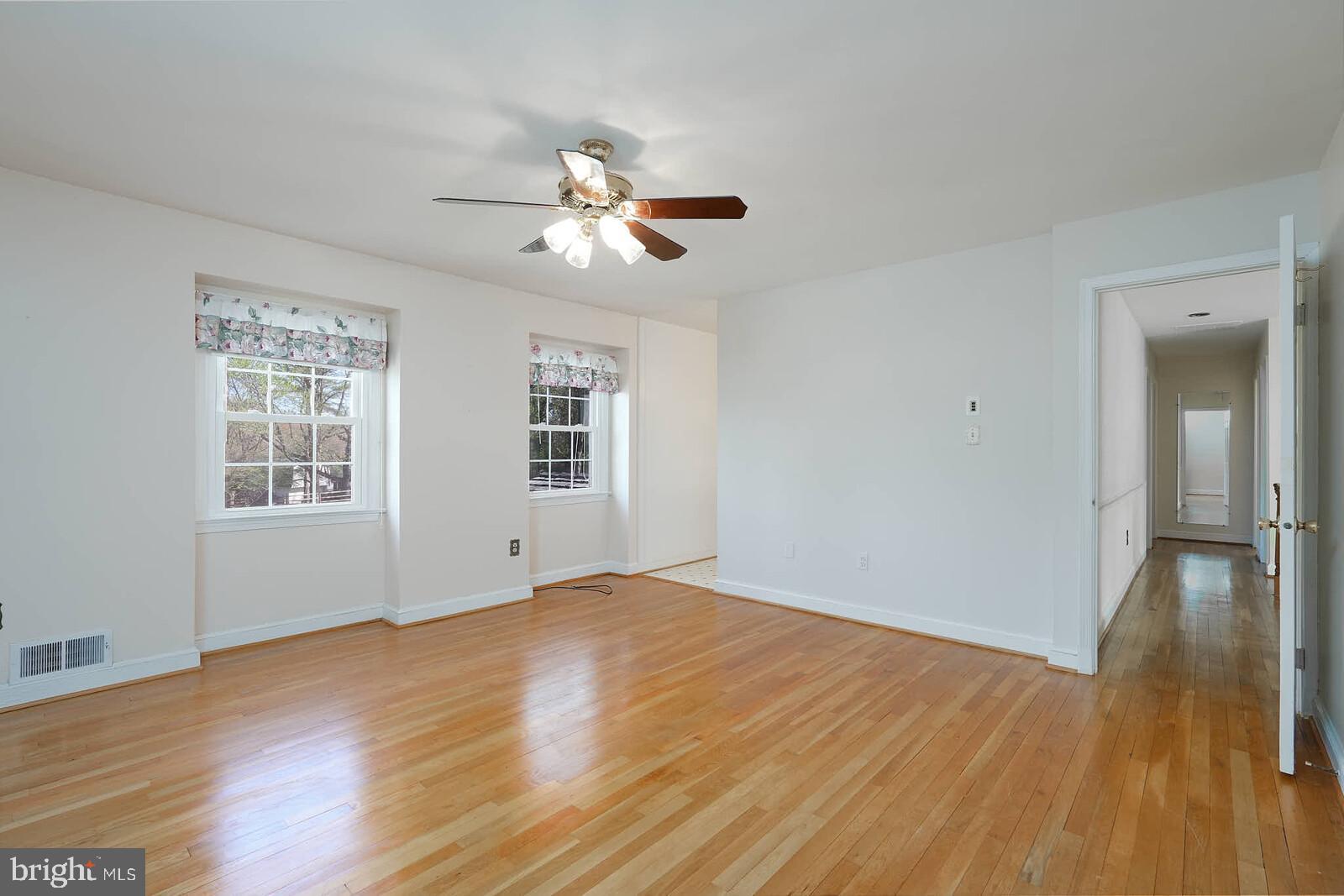 WILLIAMSBURG VILLAGE - Residential