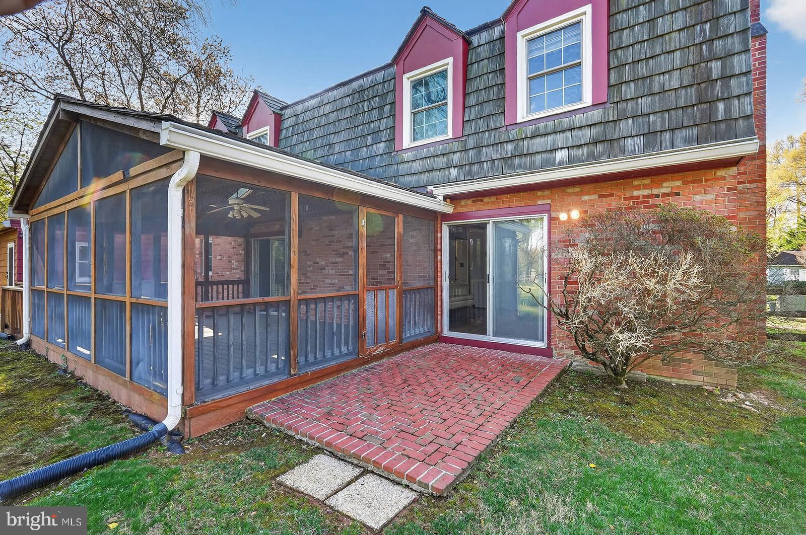 WILLIAMSBURG VILLAGE - Residential