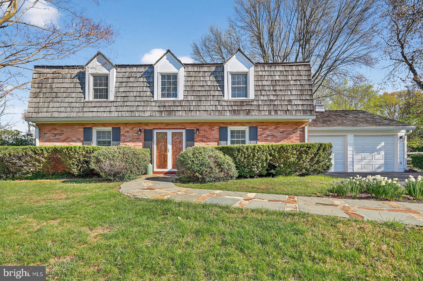 WILLIAMSBURG VILLAGE - Residential