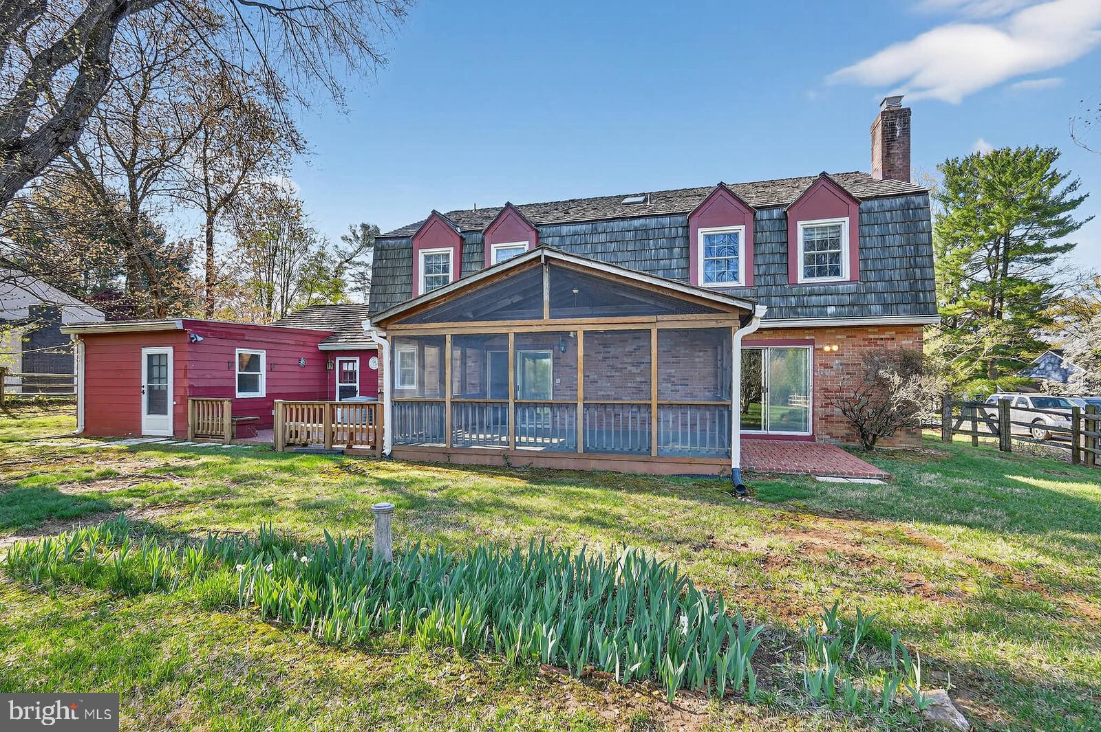 WILLIAMSBURG VILLAGE - Residential