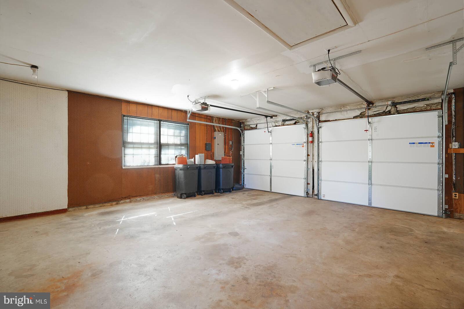 WILLIAMSBURG VILLAGE - Residential