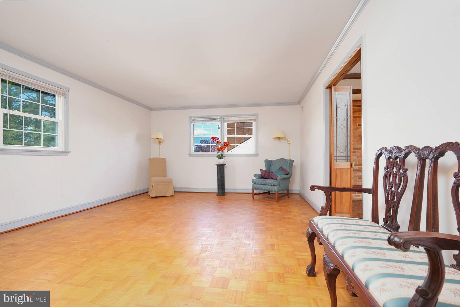 WILLIAMSBURG VILLAGE - Residential