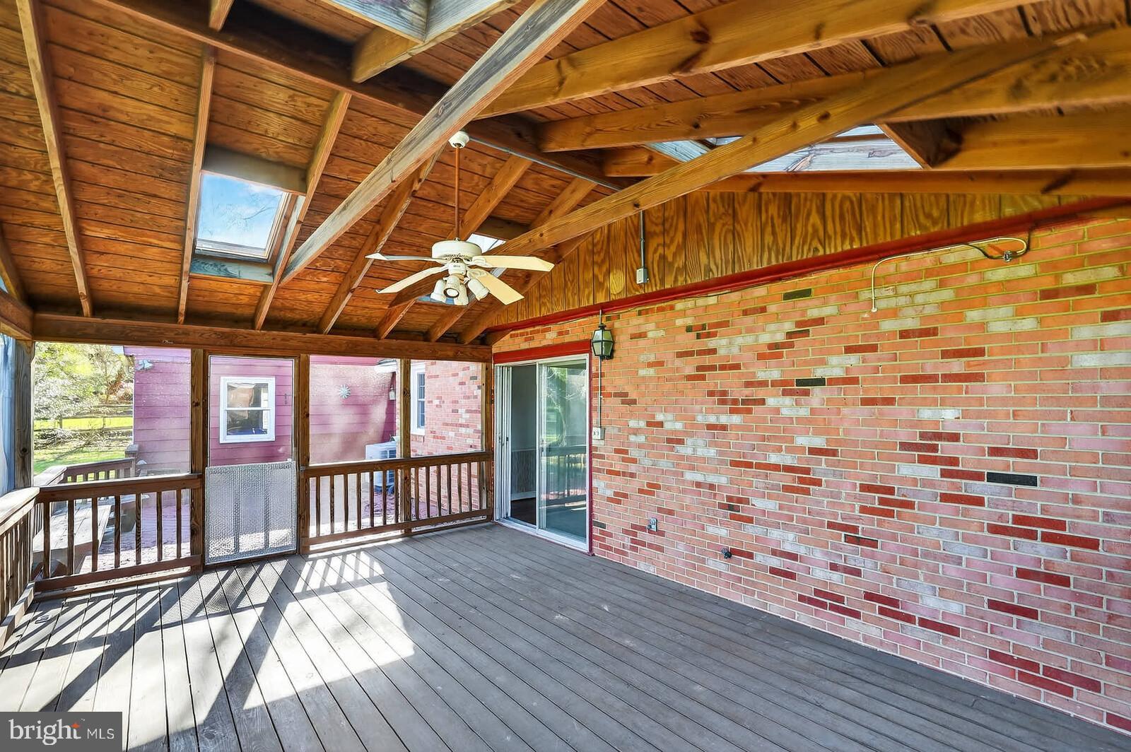 WILLIAMSBURG VILLAGE - Residential