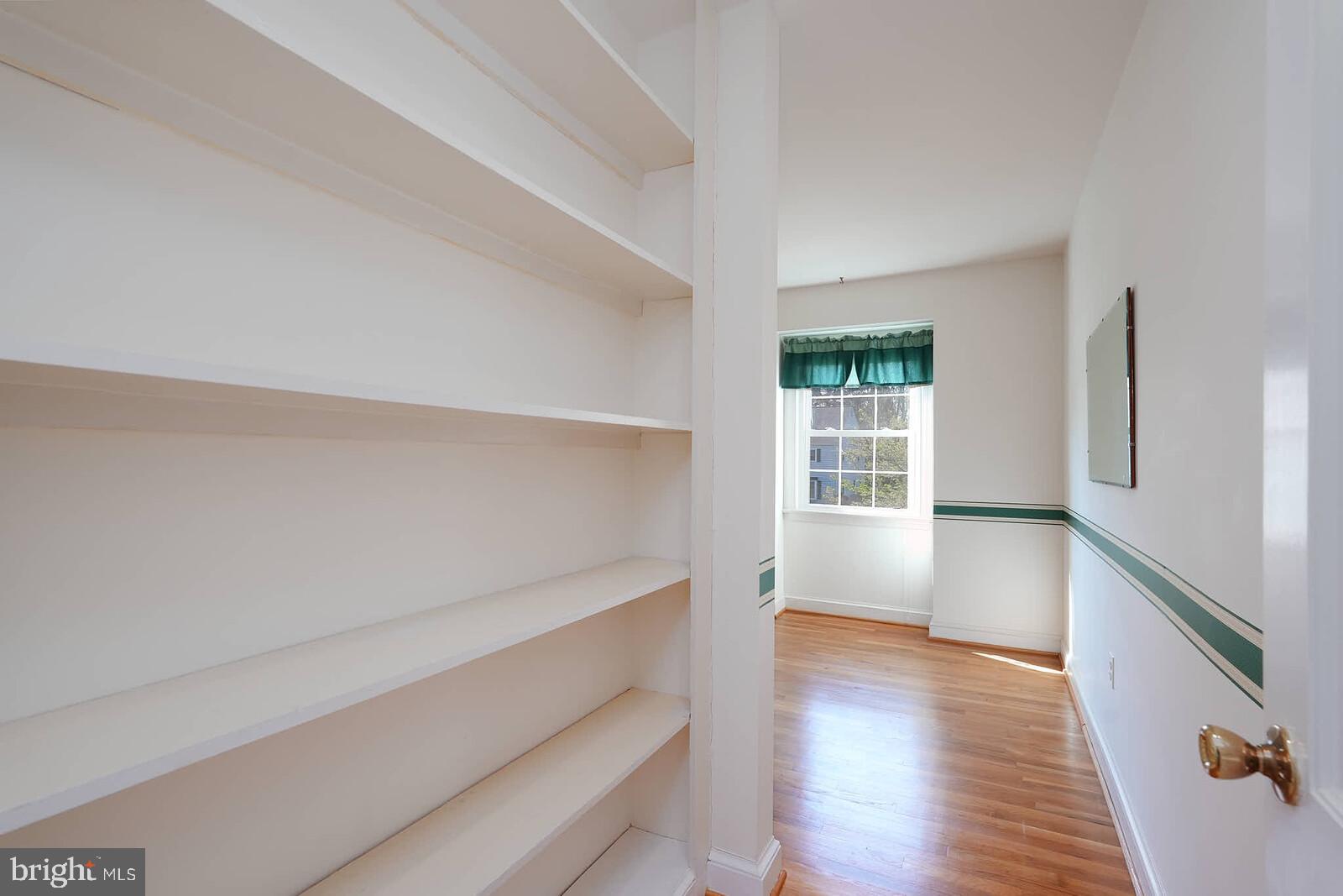 WILLIAMSBURG VILLAGE - Residential