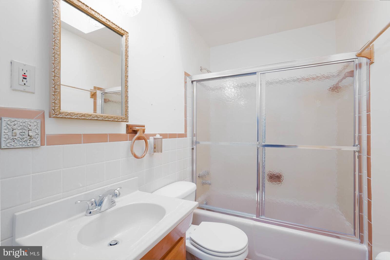 WILLIAMSBURG VILLAGE - Residential