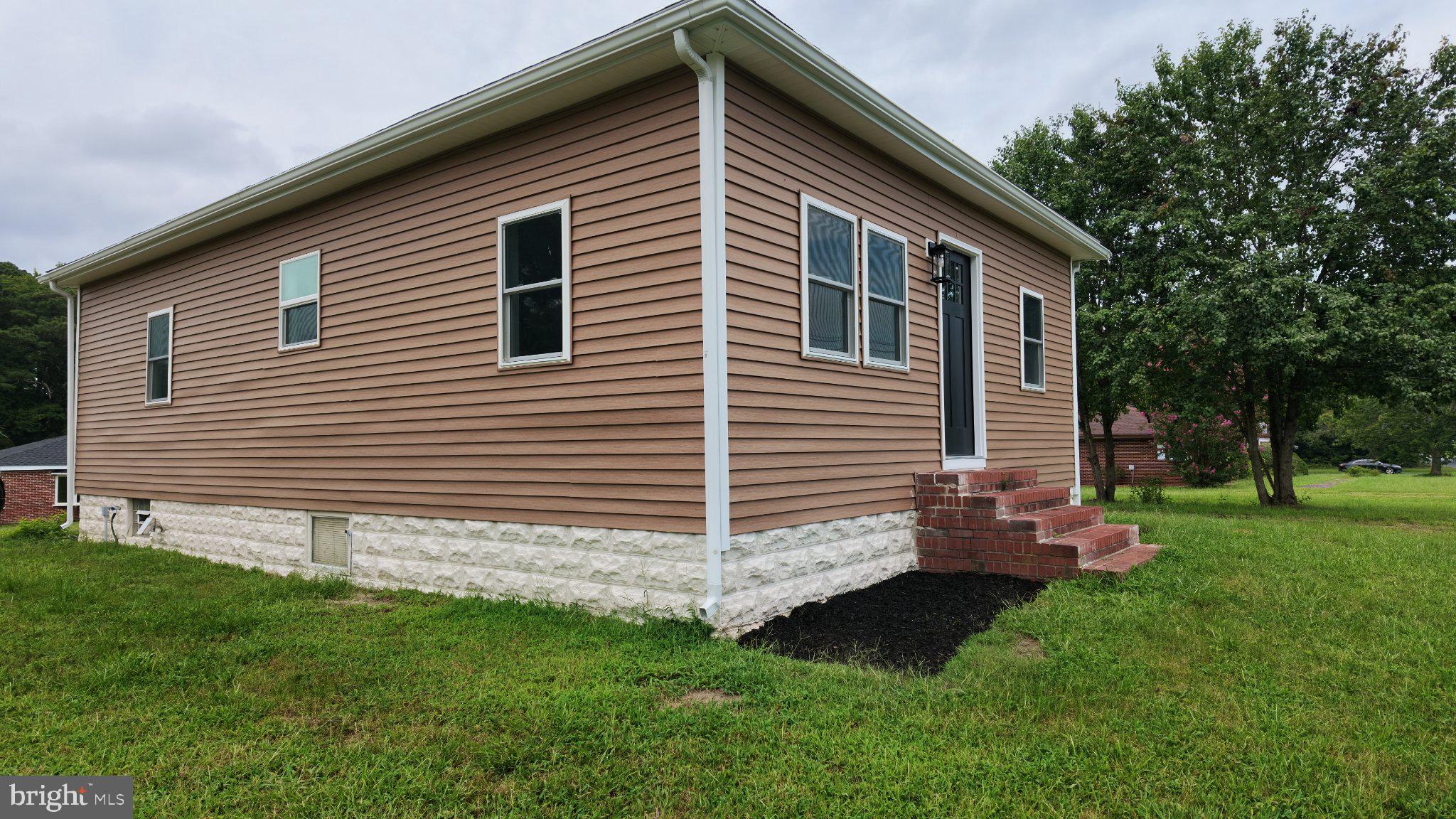 2379 WORCESTER HIGHWAY