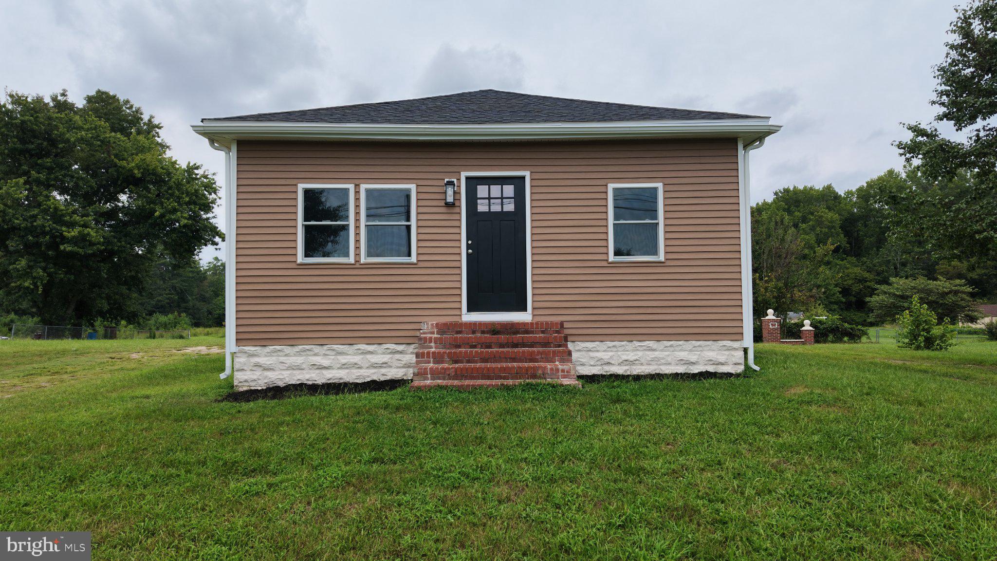 2379 WORCESTER HIGHWAY