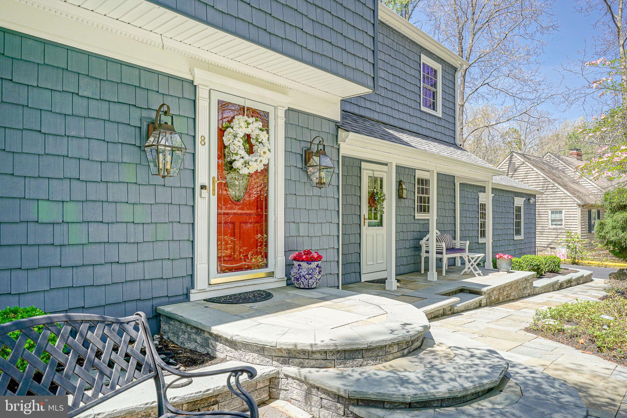 8 BARBERRY MEWS