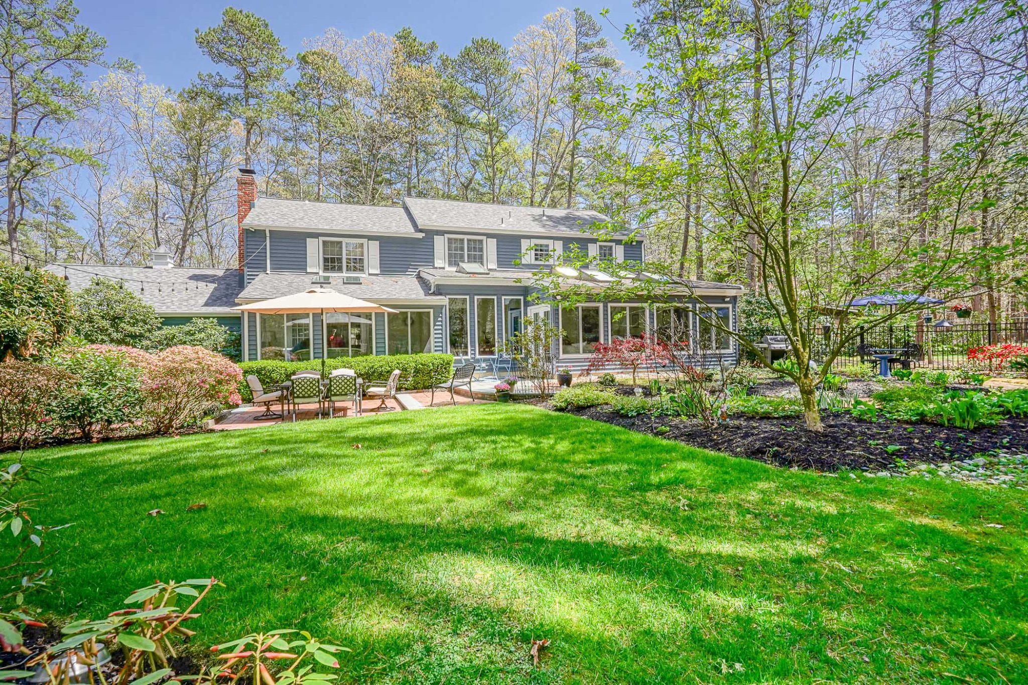 8 BARBERRY MEWS