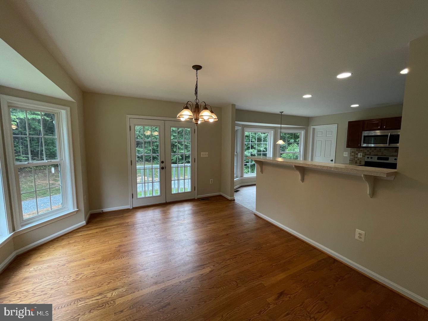 2323 VALENTINE DRIVE