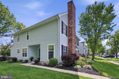 Townhouse For Sale - 601 Lindsley Court<br/> BURLINGTON, NJ 08016