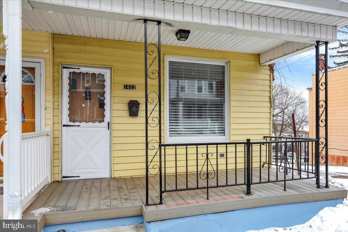 1652 W NORWEGIAN STREET