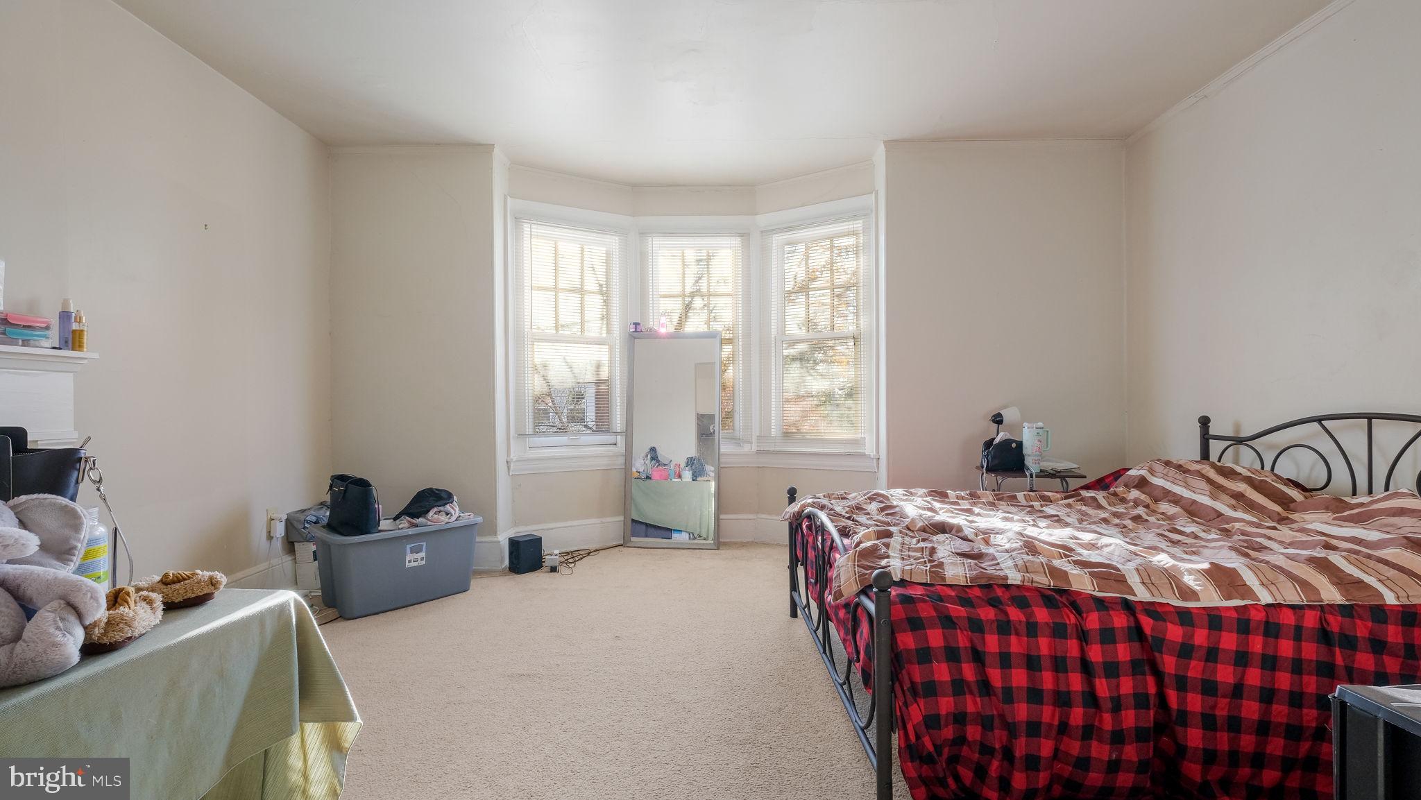 NORRISTOWN - Residential