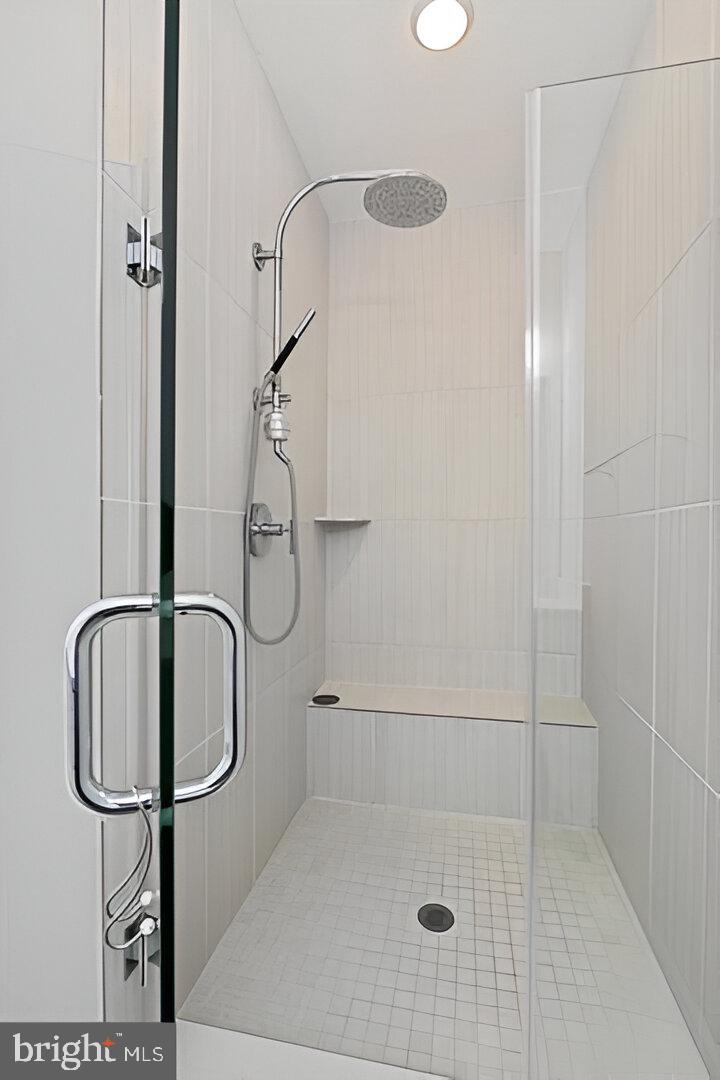 DOMINION TRAIL - Residential Lease