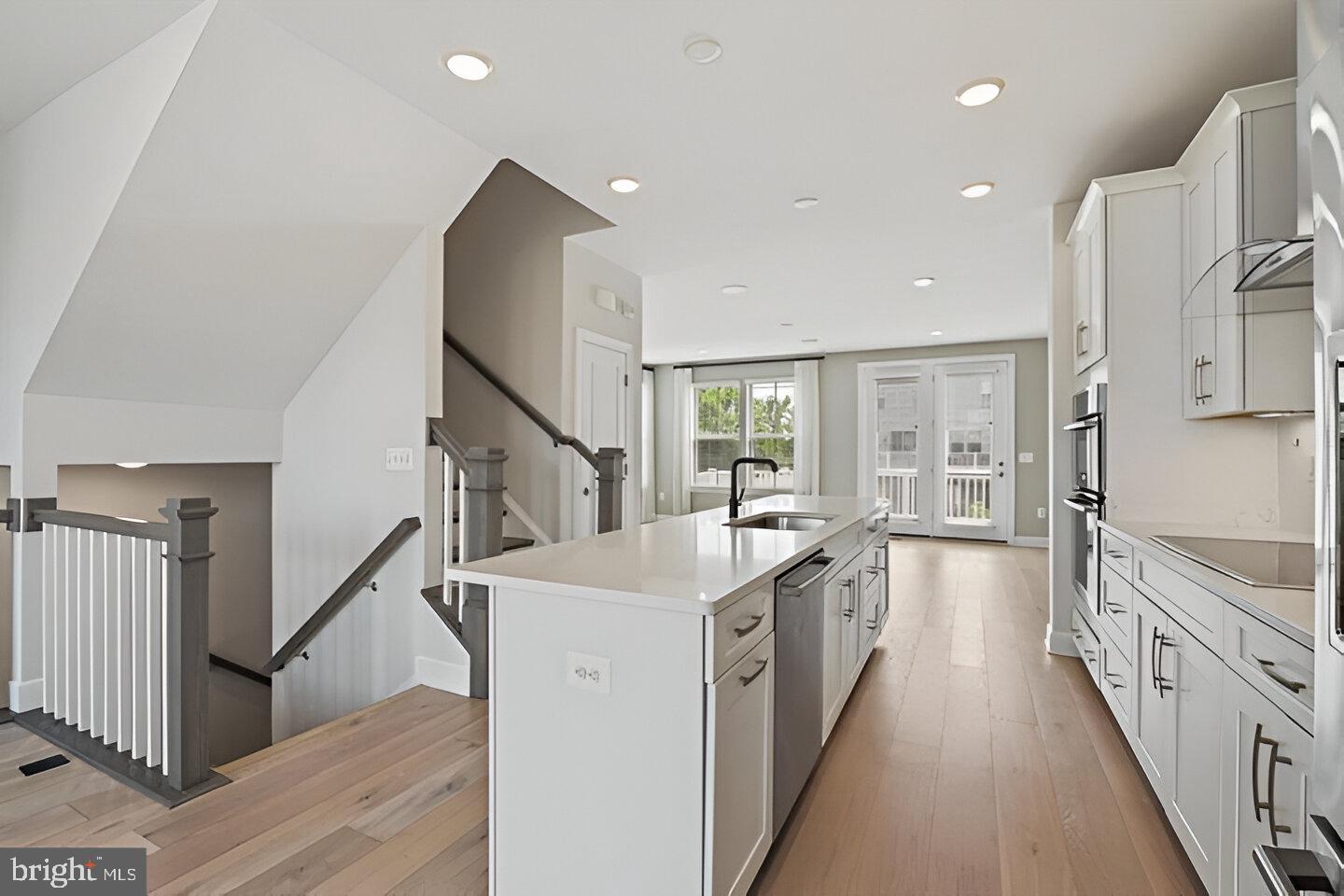 DOMINION TRAIL - Residential Lease