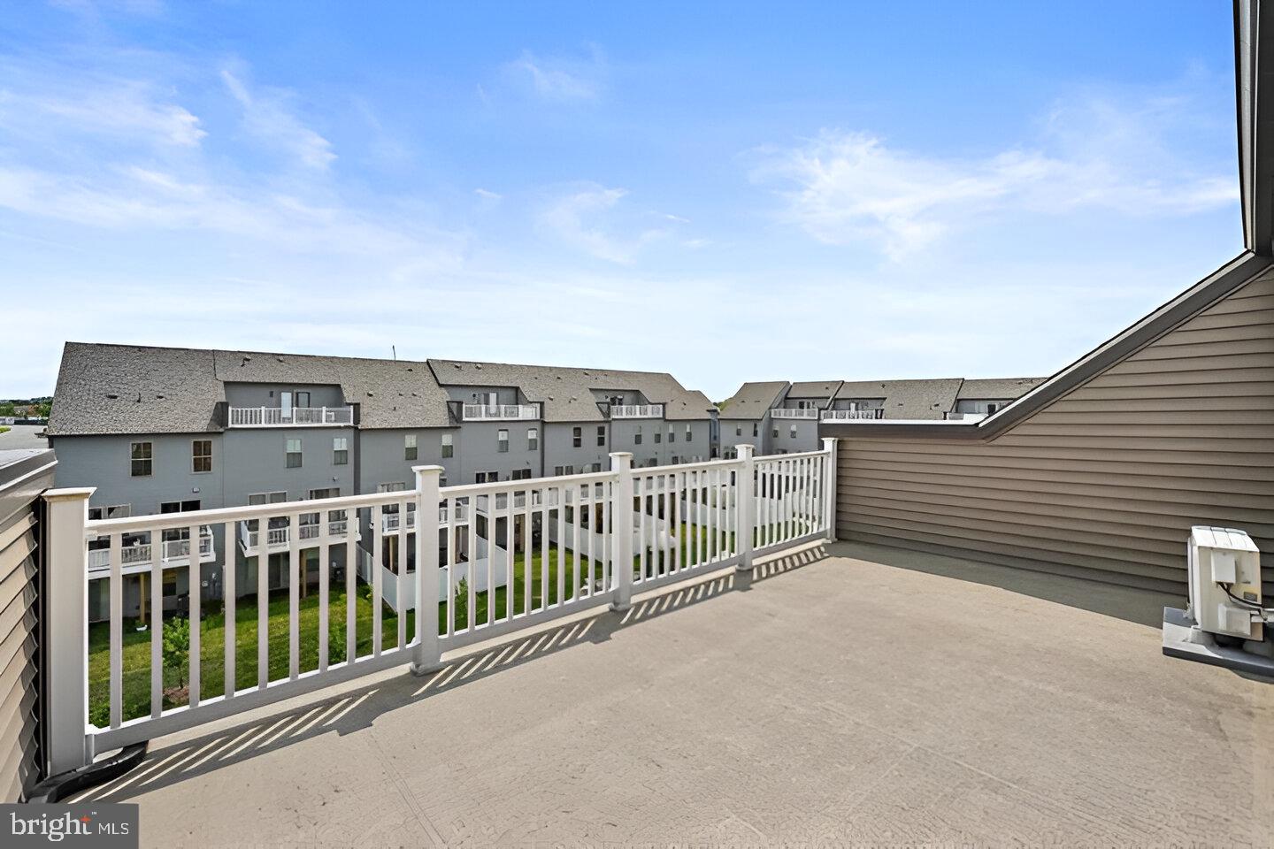 DOMINION TRAIL - Residential Lease