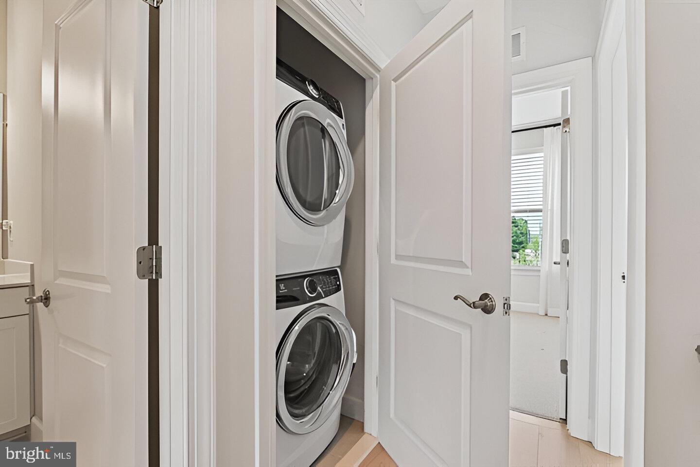 DOMINION TRAIL - Residential Lease