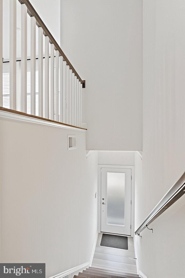 DOMINION TRAIL - Residential Lease