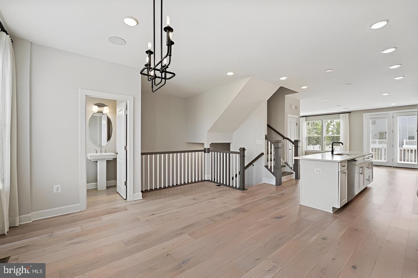 DOMINION TRAIL - Residential Lease