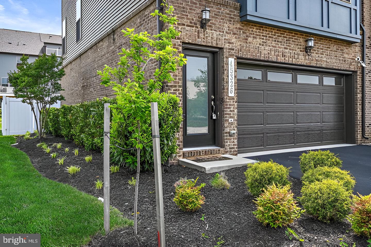 DOMINION TRAIL - Residential Lease