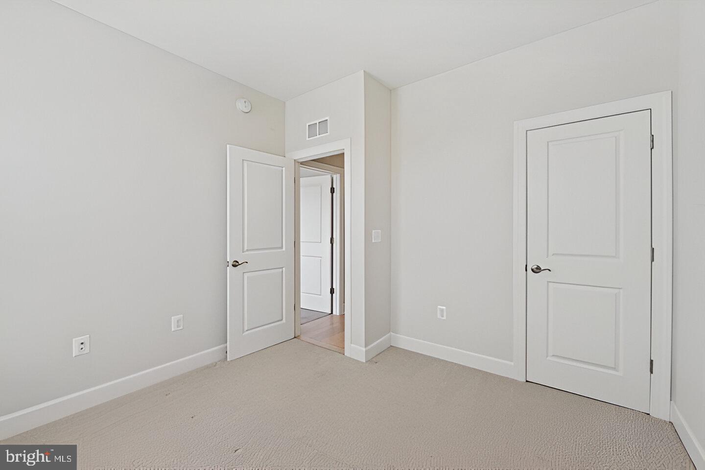 DOMINION TRAIL - Residential Lease