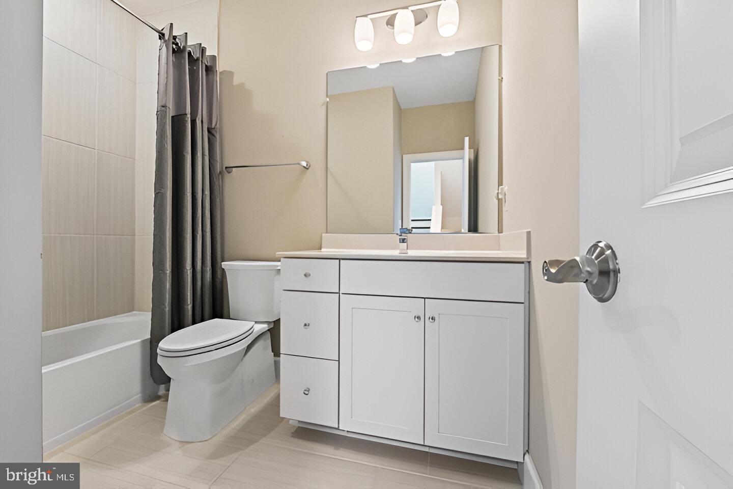 DOMINION TRAIL - Residential Lease