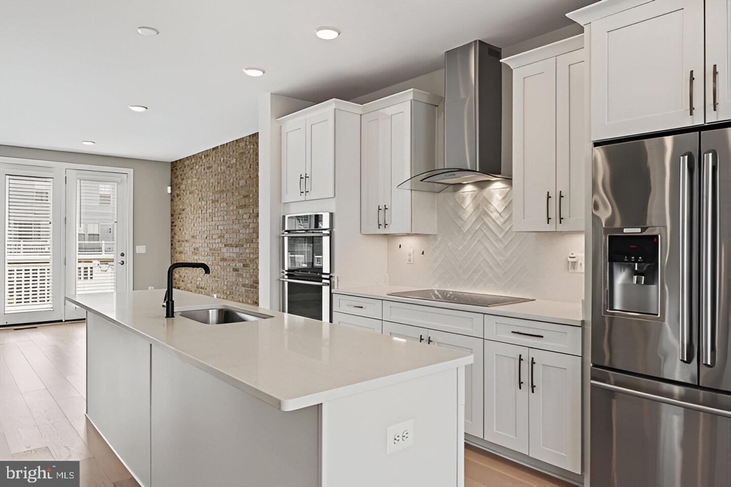 DOMINION TRAIL - Residential Lease