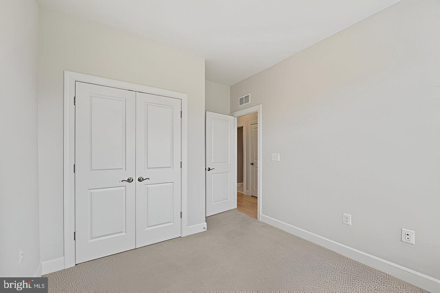 DOMINION TRAIL - Residential Lease