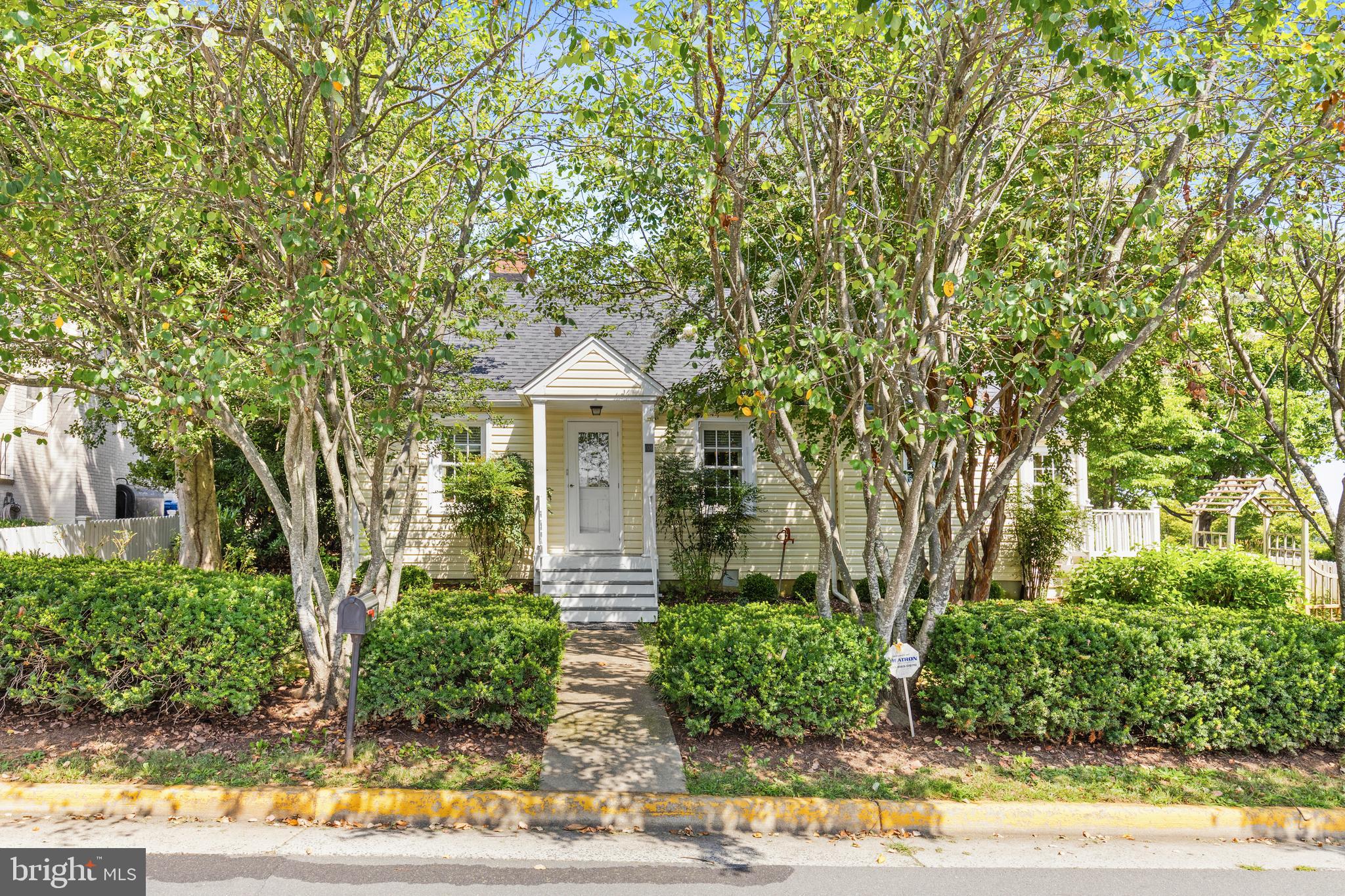 106 W MARSHALL STREET